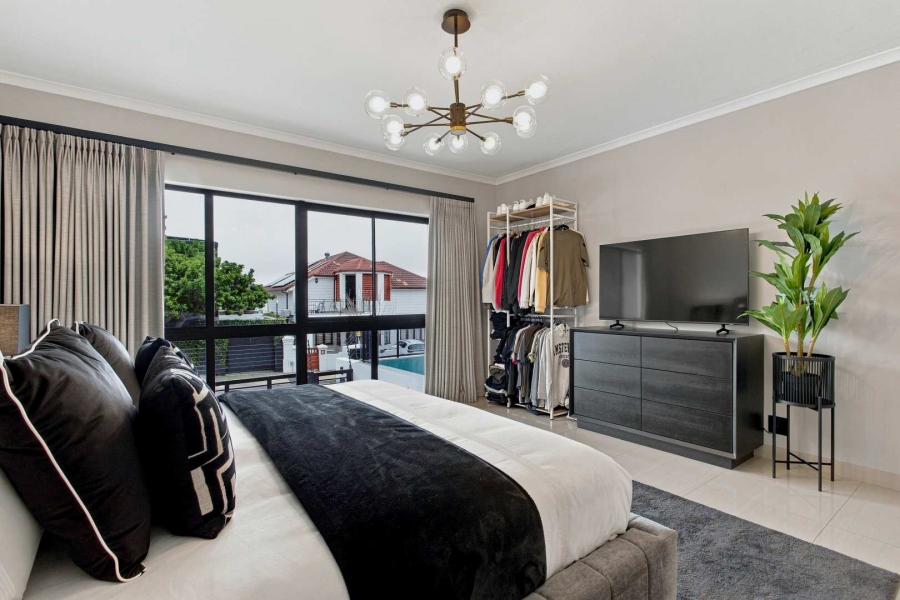 7 Bedroom Property for Sale in Oranjezicht Western Cape